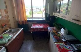 Apartament 3 camere, 57 mp, decomandat, zona Săsar 