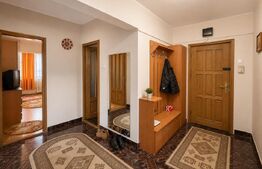 Apartament cu 4 camere, 94 mp, zona Central 