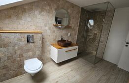 Apartament cochet la mansardă, complet mobilat & utilat, dressing + parcare
