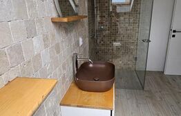 Apartament cochet la mansardă, complet mobilat & utilat, dressing + parcare