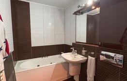 Apartament 3 camere, 82 mp, zona Ultracentral 