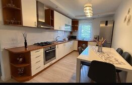 Apartament 3 camere, 96 mp, zona Central 