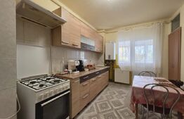 Apartament cu 3 camere, 80 m², două băi, două balcoane, garaj și beci – Săsar
