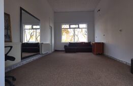 Spatiu comercial si parcare 70mp zona centrala