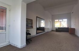 Spatiu comercial si parcare 70mp zona centrala