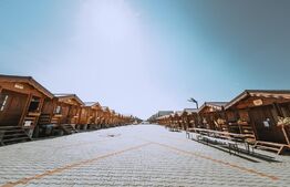 Afacere la cheie, 18 casute de vacanta, zona de agrement Baile Figa