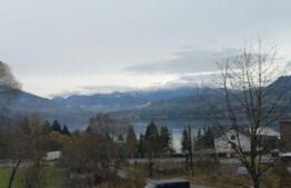 Casa de vacanta, zona linistita ,10 Camere, Colibita