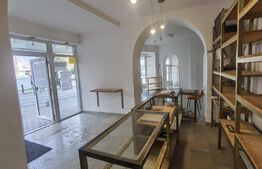 Spatiu comercial cu vitrina si front stradal,230mp,in zona centrala!