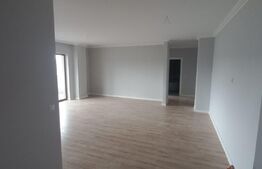 Penthouse finisat ,incalzire in pardosea,3 camere ,95mp,zona Sud