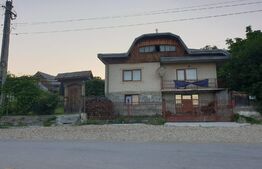 Casa si teren cu livada pe rod, 40000 mp, Departe de agitatia orasului