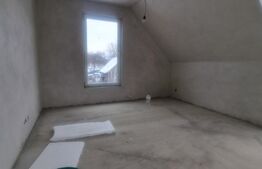 Casa de 3 dormitoare in zona rurala. 15km de oras. 