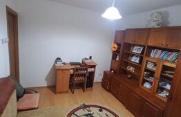 Apartament 2 camere,  decomandat , parcare,Zona 1 Decembrie