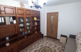 Apartament 2 camere,  decomandat , parcare,Zona 1 Decembrie