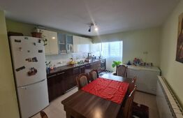 Apartament 3 camere decomandat Zona STEFAN CEL MARE