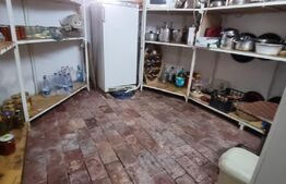 Casa de vânzare cu potențial comercial într-o zonă deosebită