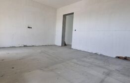 Casă semifinisată, 214 mp utili, teren cu 800 mp