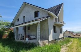 Casă semifinisată, 214 mp utili, teren cu 800 mp