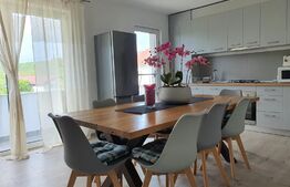 Apartament de 3 camere, 70 mp utili + 2 balcoane, mobilat si utilat, Centura