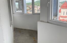 Apartament 4 camere, 87 mp, decomandat, 2 bai, zona Crinilor