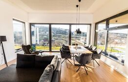 Casa cu 4 camere, amplasata pe 3200mp. 