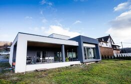 Casa cu 4 camere, amplasata pe 3200mp. 