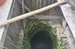 Casa taraneasca traditionala,1000mp teren.Com Matei la 30 de km de Bistrita