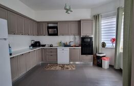 Casă, 250 mp, teren, 1300 mp, Zona:Subcetate