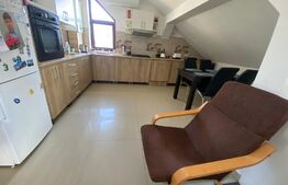 Apartament 3 camere, 104 mp, balcon, zona de Sud