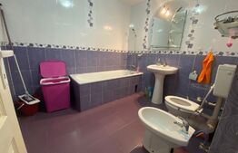 Apartament de  2 camere, 63 mp, balcon, zona Sud