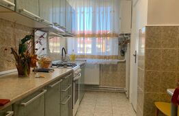 Apartament 4 camere, 80 mp, balcon, zona Calea Moldovei