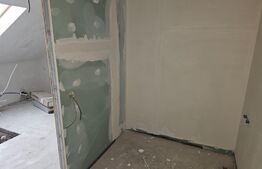 Apartament 4 camere, 115 mp, decomandat, zona Central