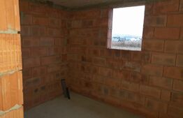 Casa individuala,180mp, 5000 mp teren plus Hala 550mp.CEPARI