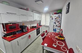 Aparament 3 camere decomandat, 79mp, zona Calea Moldovei 