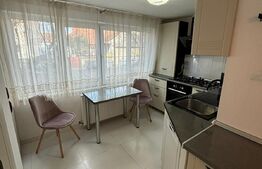 Apartament 3 camere, 80 mp, decomandat, zona Parcul Central 