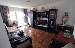 Apartament 4 camere,decomandat, zona Cr Vivu