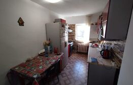 Apartament 4 camere,decomandat, zona Cr Vivu