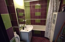 Apartament 4 camere,decomandat, zona Cr Vivu