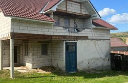 Casa de vanzare budacu  de sus 240 mp utili, teren 11.5 ari