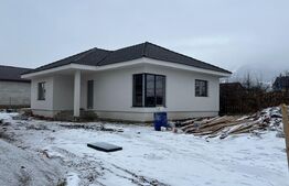 Casa cu 3 dormitoare, 2 bai si 5 ari de teren