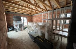 Casa cu 3 dormitoare, 2 bai si 5 ari de teren