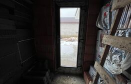 Casa cu 3 dormitoare, 2 bai si 5 ari de teren