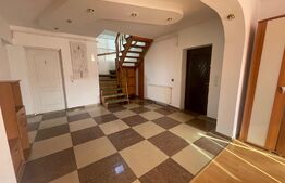 Apartament 4 camere, scara interioara, 100mp, zona Stefan cel Mare