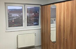 Apartament 3 camere, decomandat, etaj 2 zona lama 