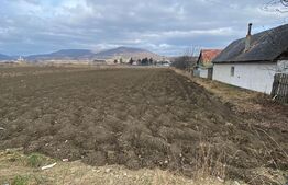 Teren intravilan 680 mp Saratel