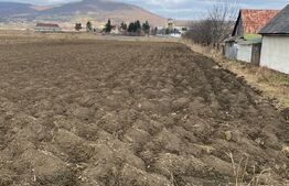 Teren intravilan 680 mp Saratel