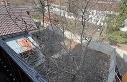 Casa in zona centrala cu 2 garaje