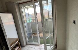 Casa in zona centrala cu 2 garaje