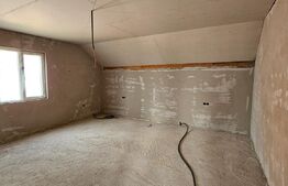 Casă în zona Jelna pe 2409 mp de teren. Comision 0%.