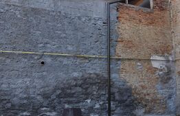 Apartament la casa si curte interioara in inima orasului