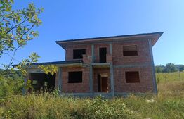 URGENT - CASĂ LA ROȘU CU TEREN 5 ARI